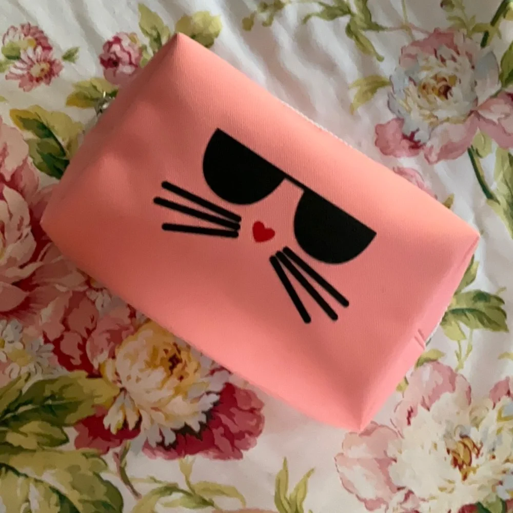 Cute cosmetic bag Karl lagerfield - Picture 1 of 6